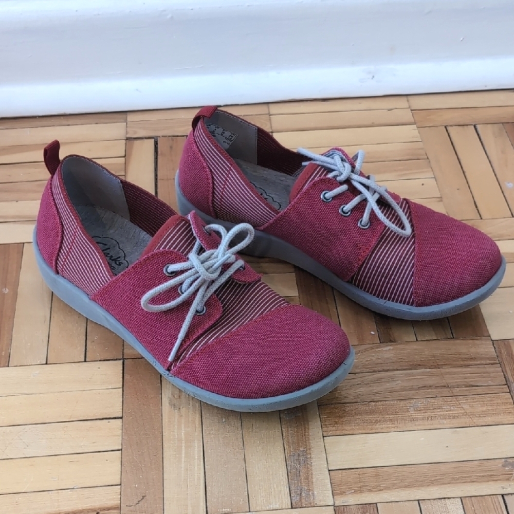 Clark's cloudsteppers soft cushions shoes size 6